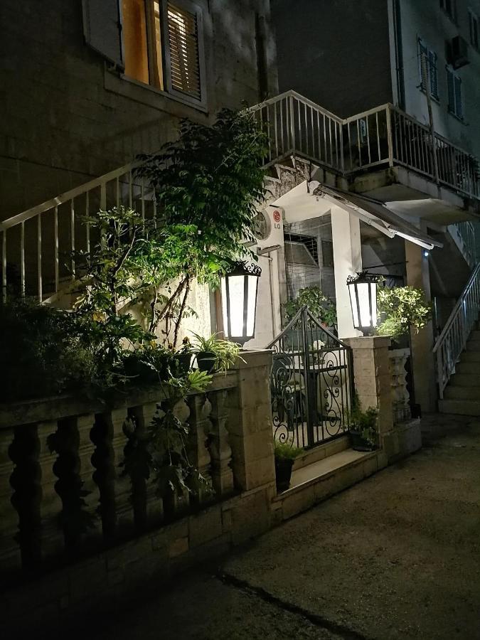 Romana 1 Tivat Dış mekan fotoğraf
