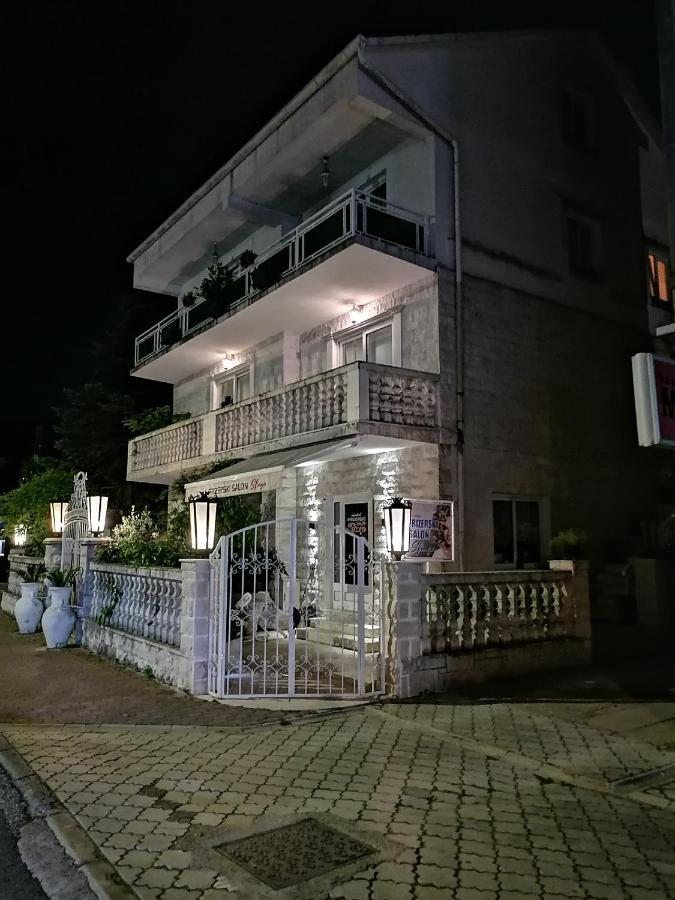 Romana 1 Tivat Dış mekan fotoğraf