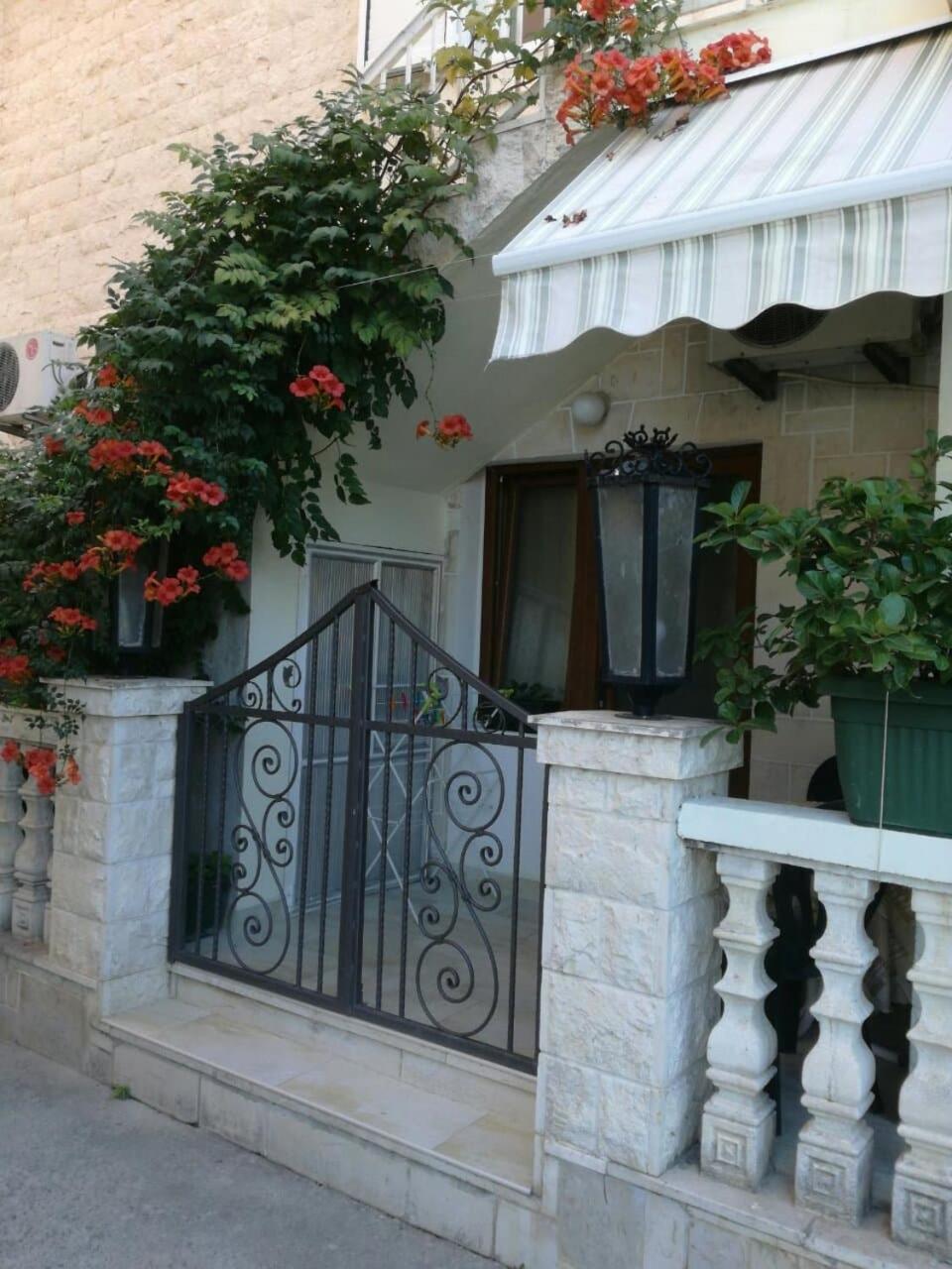 Romana 1 Tivat Dış mekan fotoğraf